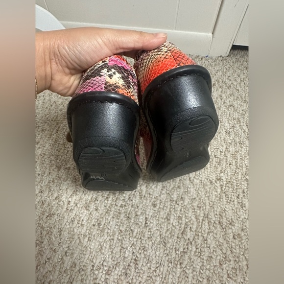 Nurse Mates Colorful Snake Print Women shoes size 8.5 M - Picture 4 of 6